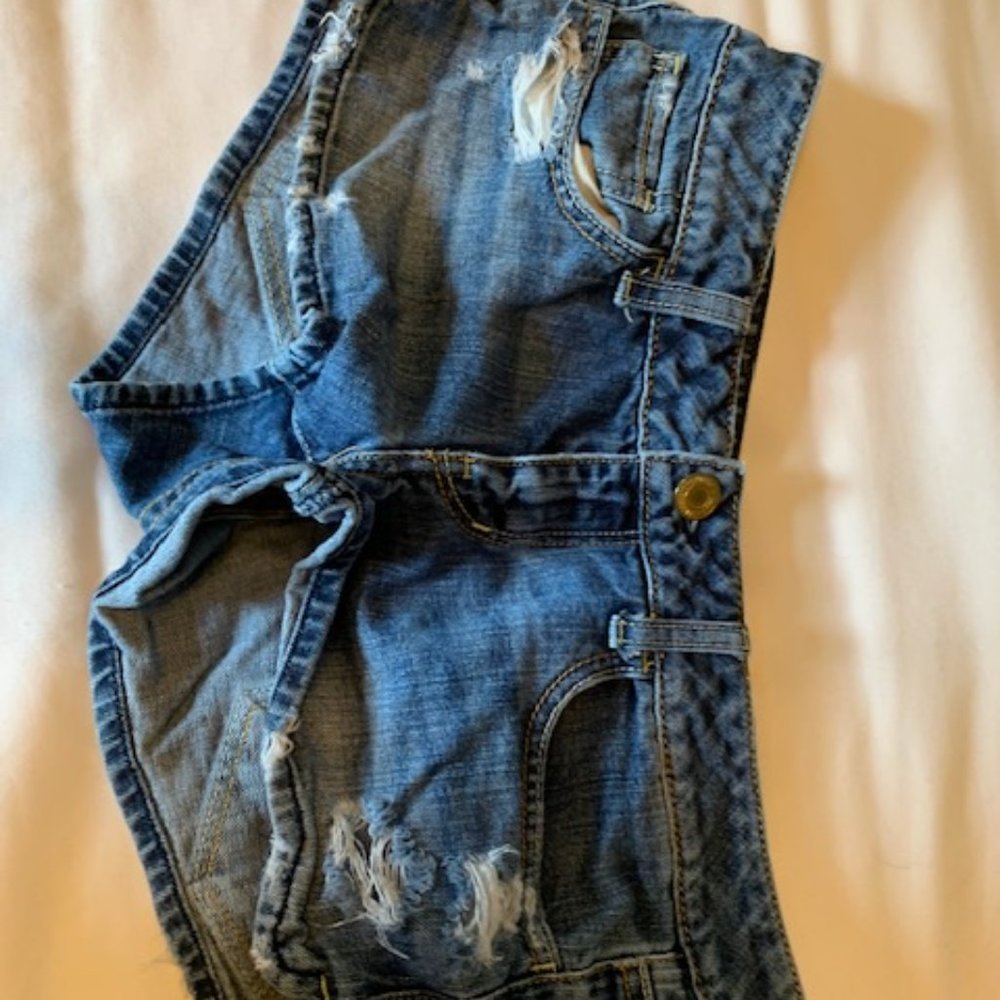 American Eagle Distressed Jean Shorts (Sz 6)